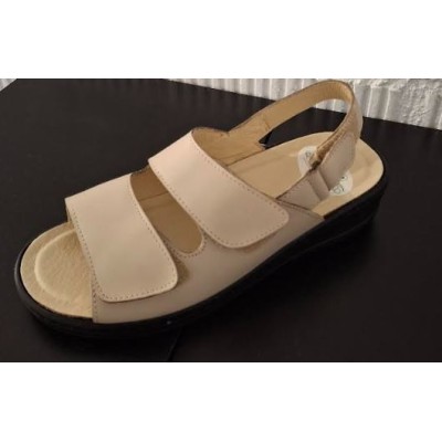 SANDALIA C/CORREA Y JUANETERA BEIG MOD.6041 SENZA T/40